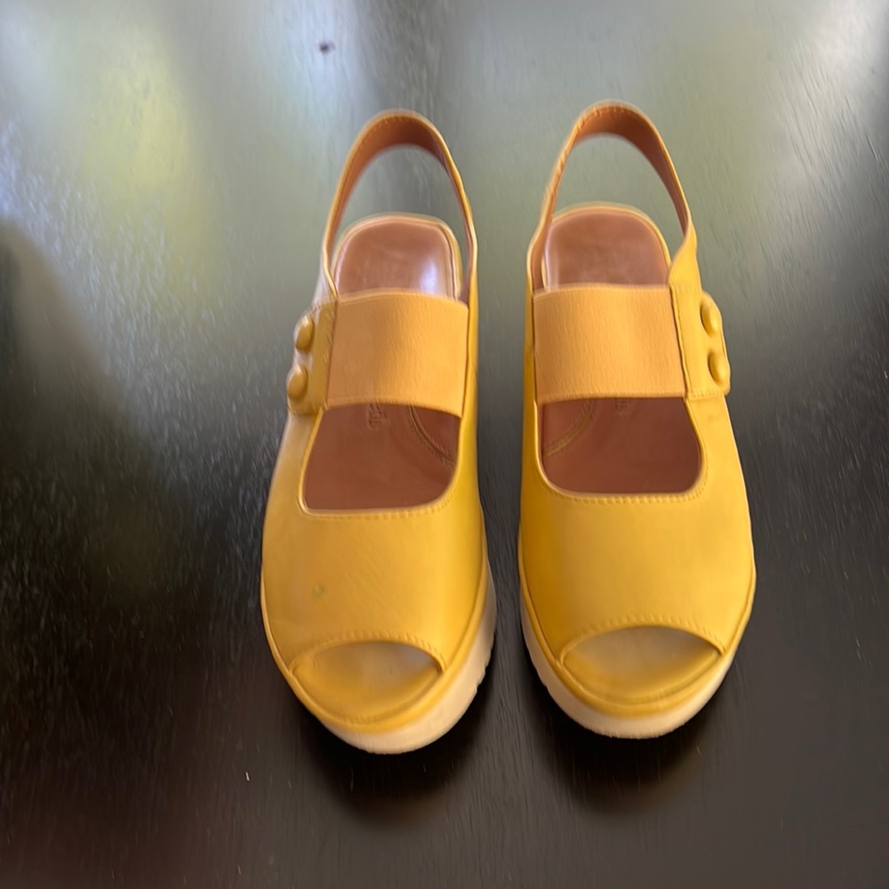 L’AmourDesPieds platform shoes
